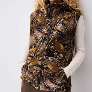 NWT Camo pattern fleece vest